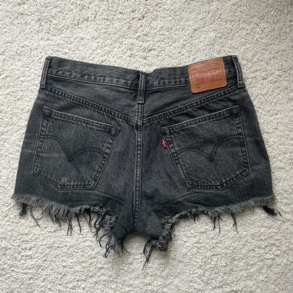 Levi’s 501 Shorts Black - Picture 2 of 4
